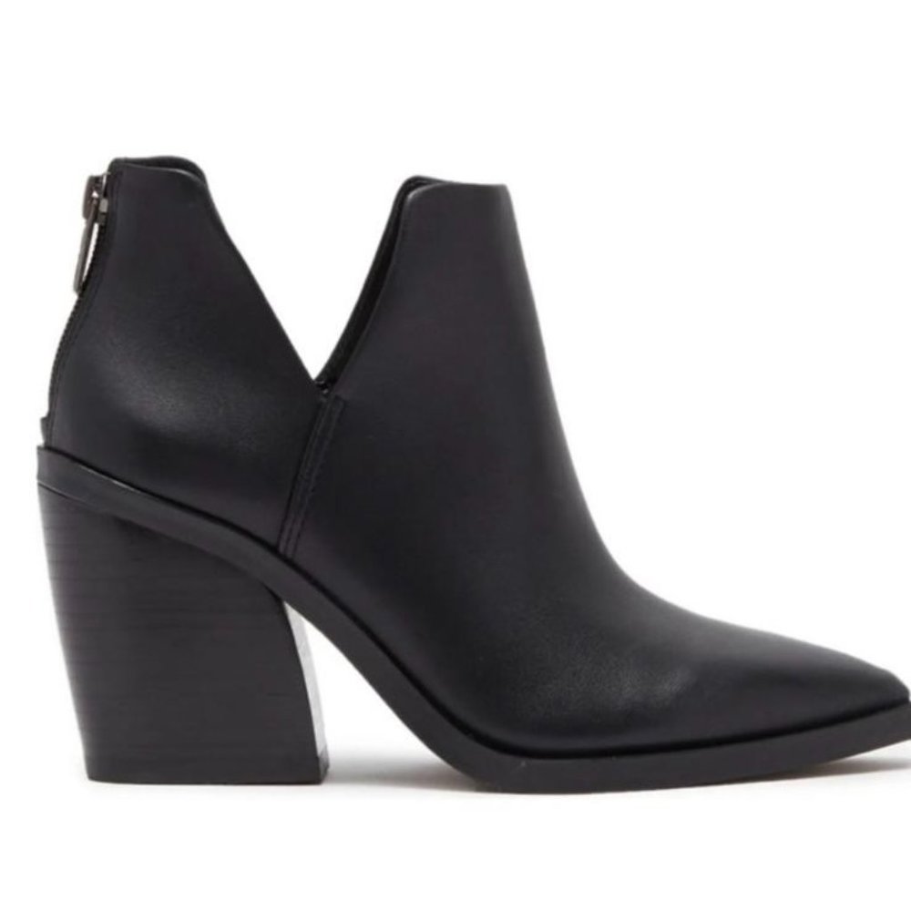 Vince Camuto Gigietta Black Ankle Leather Bootie Size 7